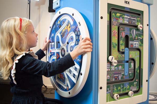 Bosch Car Services Showroom angolo bambini con moduli personalizzati